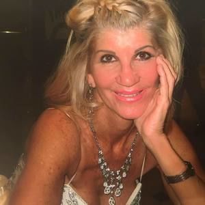 Meet your Posher, Vivien